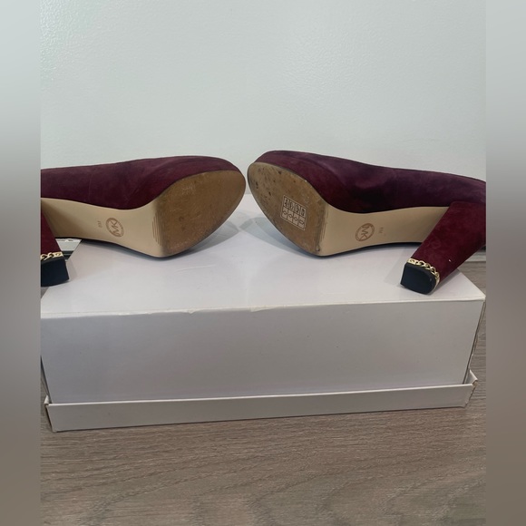 Michael Kors Sabrina Burgundy Chained Heel Suede Pump - Picture 5 of 8